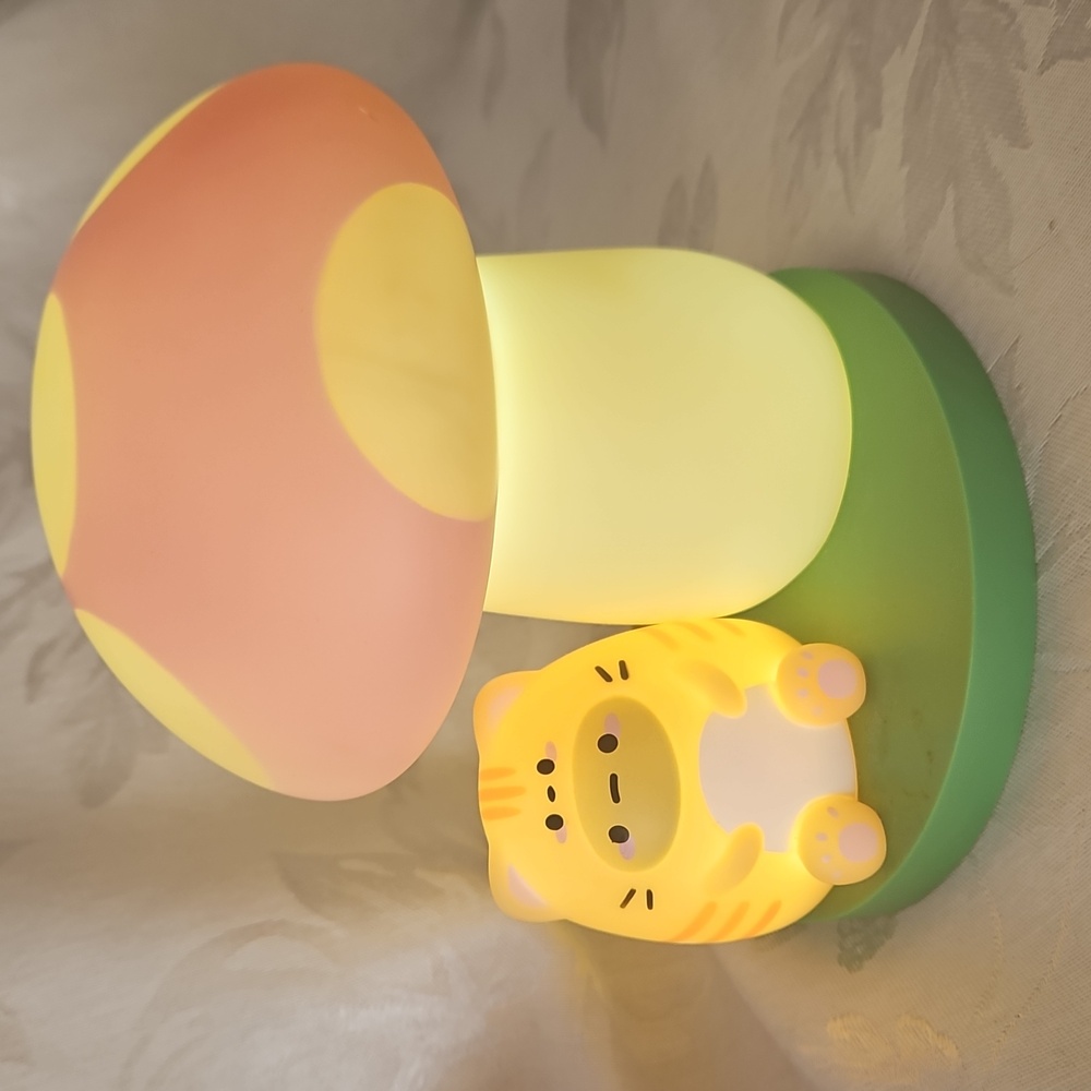 Smoko Tayto Tabby Cat Lamp.